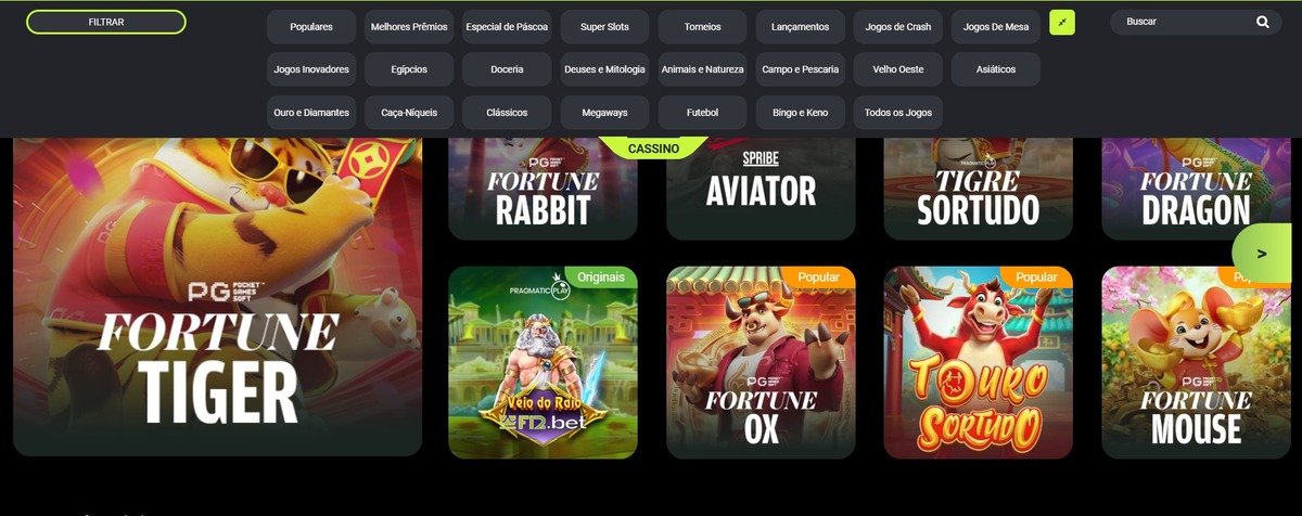 inf9999 ဘင်ဂို ကစားသမားများ Online Bingo Card ဖြင့် Number ဖြည့်ကာ ပျော်ရွှင်နေသောပုံ